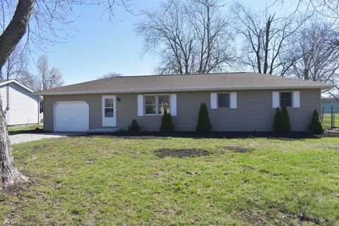 320 N Walnut, Arcola, IL 61910