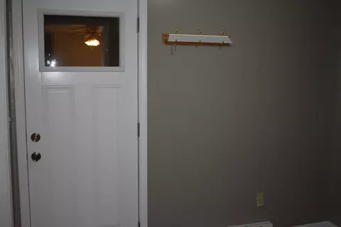 Entry Way - 320 N Walnut, Arcola, IL 61910 photo 2 of 2