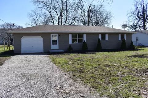 Exterior - 320 N Walnut, Arcola, IL 61910 photo 1 of 2
