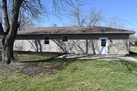 Exterior - 320 N Walnut, Arcola, IL 61910 photo 2 of 2