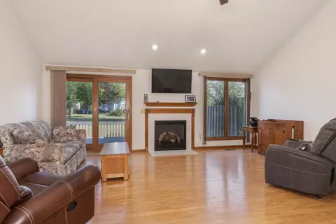 Living - 1502 A Tamarack Cc Trl, Normal, IL 61761 photo 2 of 4
