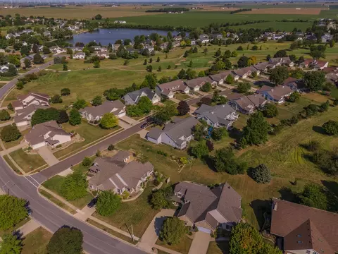 View/Area - 1502 A Tamarack Cc Trl, Normal, IL 61761 photo 6 of 12