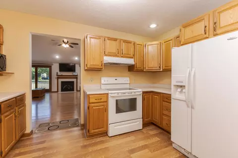 Kitchen - 1502 A Tamarack Cc Trl, Normal, IL 61761 photo 2 of 2