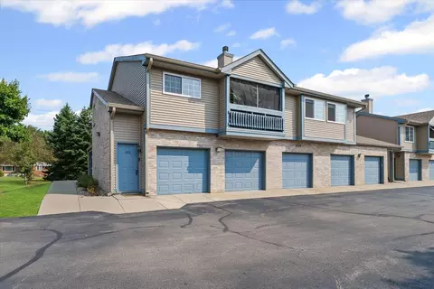 2404 Windward Blvd #202, Champaign, IL 61821