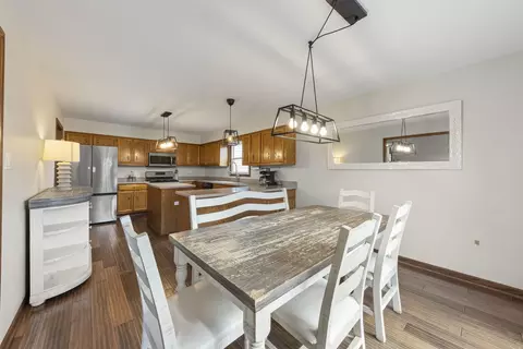 Dining - 1801 Chestnut Hill Rd, Plainfield, IL 60586 photo 2 of 2
