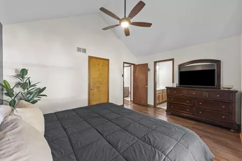 Bedroom - 1801 Chestnut Hill Rd, Plainfield, IL 60586 photo 1 of 3