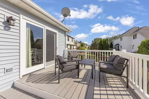 Exterior - 1801 Chestnut Hill Rd, Plainfield, IL 60586 photo 2 of 6