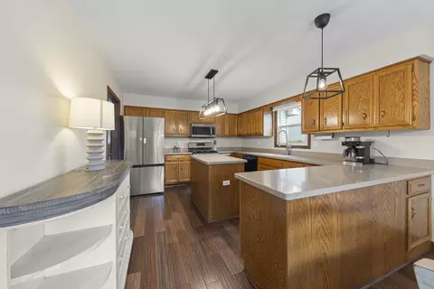 Kitchen - 1801 Chestnut Hill Rd, Plainfield, IL 60586 photo 1 of 3