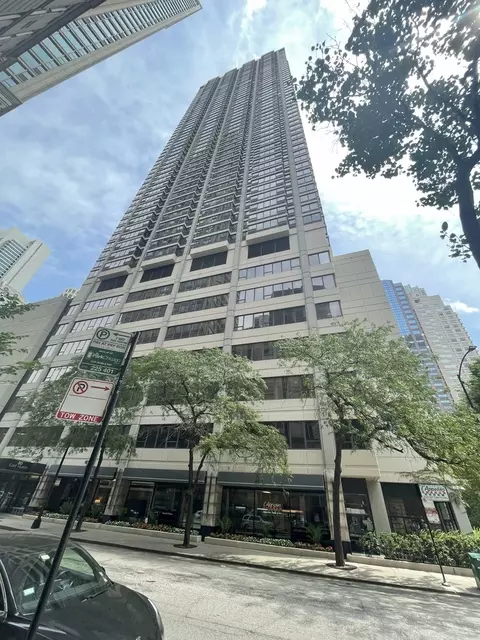 30 E Huron St #P15, Chicago, IL 60611