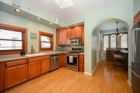 Kitchen - 727 Clinton Pl, River Forest, IL 60305 photo 2 of 3