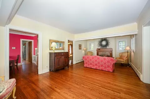 Living - 727 Clinton Pl, River Forest, IL 60305 photo 2 of 3