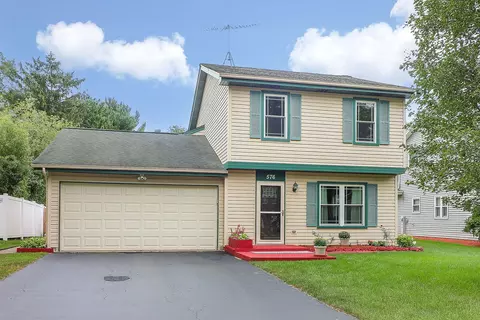 576 Springhill Cir, Naperville, IL 60563