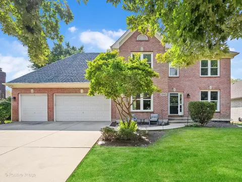 26 W453 Pinehurst Dr, Winfield, IL 60190