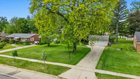 View/Area - 956 South St, Elgin, IL 60123 photo 1 of 7