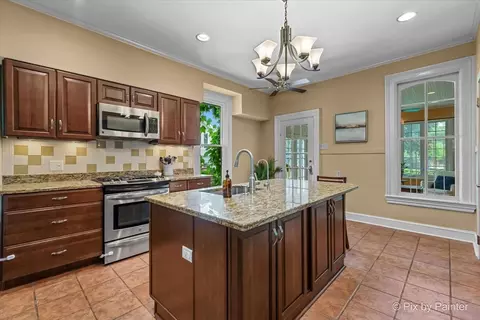 Kitchen - 956 South St, Elgin, IL 60123 photo 4 of 5