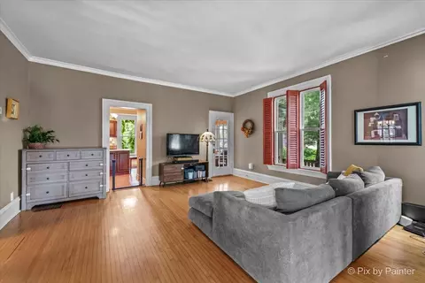 Living - 956 South St, Elgin, IL 60123 photo 3 of 3