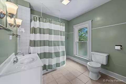 Bath - 956 South St, Elgin, IL 60123 photo 4 of 5