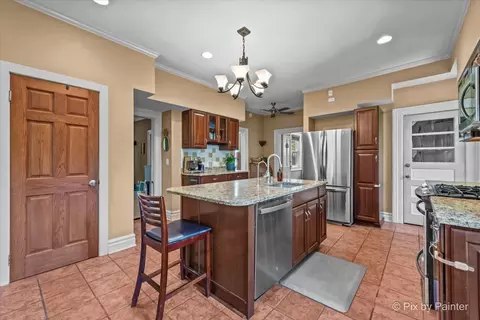 Kitchen - 956 South St, Elgin, IL 60123 photo 1 of 5