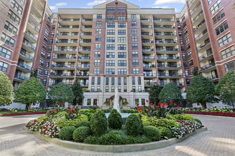 55 W Delaware Pl #608, Chicago, IL 60610
