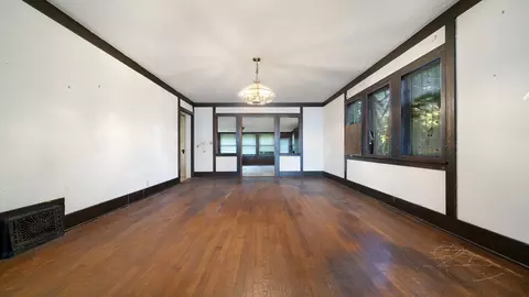 Living - 917 Haskell Ave, Rockford, IL 61103 photo 5 of 10