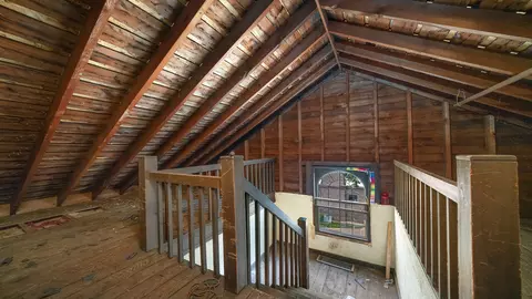 Entry Way - 917 Haskell Ave, Rockford, IL 61103 photo 8 of 8