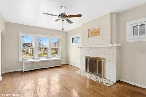 Living - 246 E North Ave, Elmhurst, IL 60126 photo 1 of 3