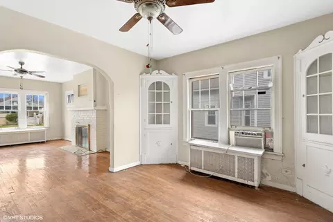 Living - 246 E North Ave, Elmhurst, IL 60126 photo 3 of 3