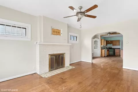 Living - 246 E North Ave, Elmhurst, IL 60126 photo 2 of 3