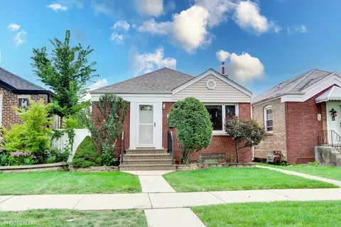 5525 S Nagle Ave, Chicago, IL 60638