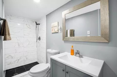 Bath - 3105 Hermes Dr, Olympia Fields, IL 60461 photo 2 of 5