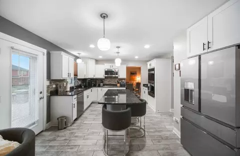Kitchen - 3105 Hermes Dr, Olympia Fields, IL 60461 photo 2 of 3