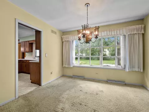 186 Westgate Dr, Elgin, IL 60123 photo 3