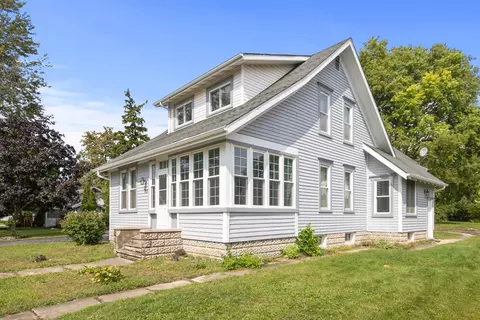 717 Miller St, Beecher, IL 60401
