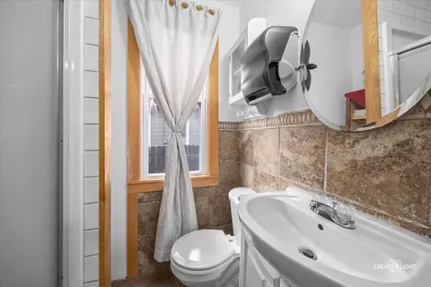 Bath - 417 Marion Ave, Aurora, IL 60505 photo 1 of 2