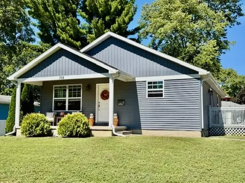 Exterior - 708 E North St, Monticello, IL 61856 photo 7 of 10