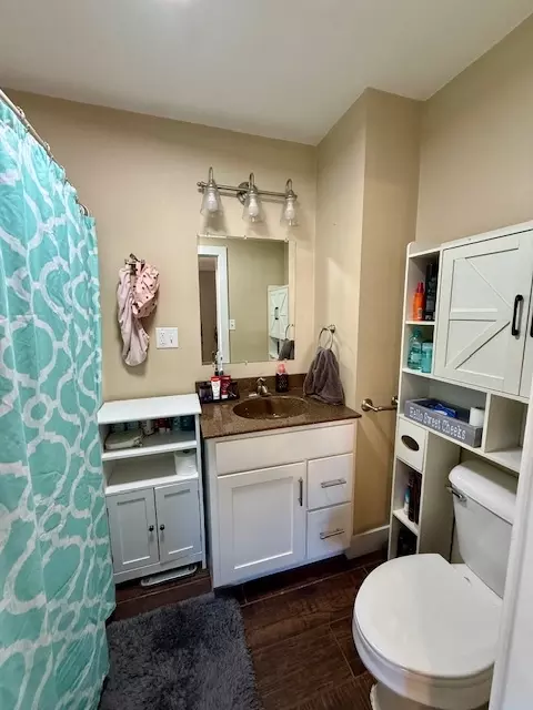 Bath - 708 E North St, Monticello, IL 61856 photo 2 of 3