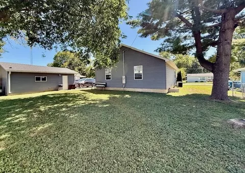 Exterior - 708 E North St, Monticello, IL 61856 photo 5 of 10