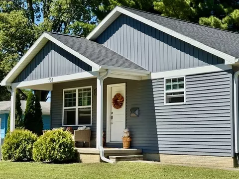 Exterior - 708 E North St, Monticello, IL 61856 photo 8 of 10