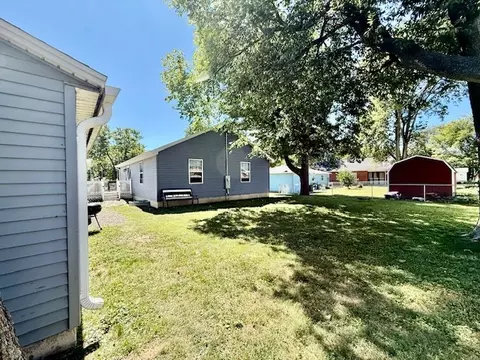 Exterior - 708 E North St, Monticello, IL 61856 photo 4 of 10