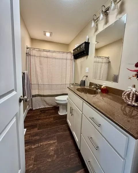 Bath - 708 E North St, Monticello, IL 61856 photo 1 of 3