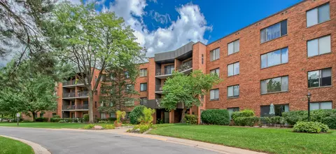 950 E Wilmette Rd #215, Palatine, IL 60074