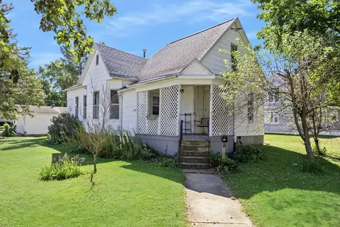 201 S Benson St, Lexington, IL 61753