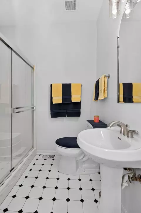 Bath - 13025 Rock Fish Ln, Plainfield, IL 60585 photo 1 of 4