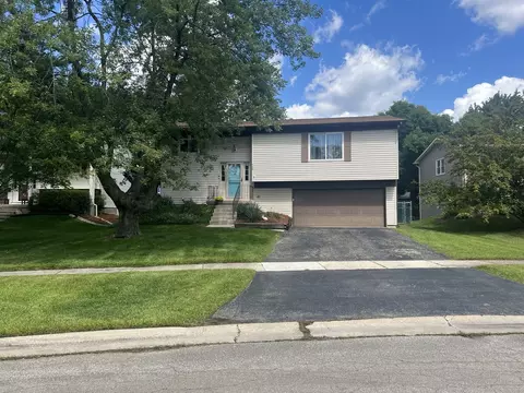 146 Ridgewood Ct, Bolingbrook, IL 60440