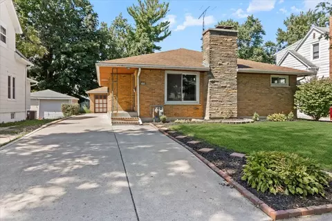 827 N 11th St, Dekalb, IL 60115