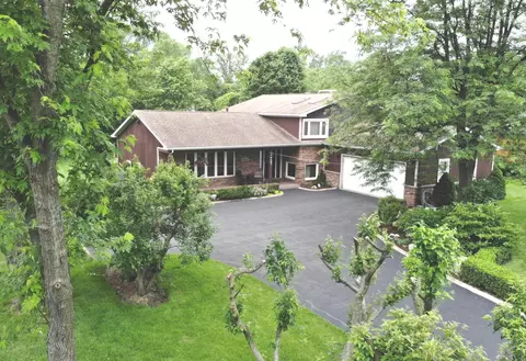 22 W203 Irving Park Rd, Medinah, IL 60157