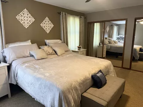 Bedroom - 1525 Teri Ln, Algonquin, IL 60102 photo 1 of 6
