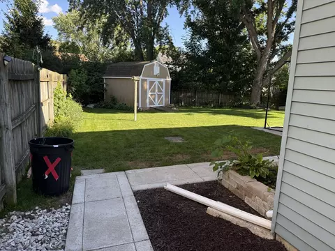 Exterior - 1525 Teri Ln, Algonquin, IL 60102 photo 5 of 9