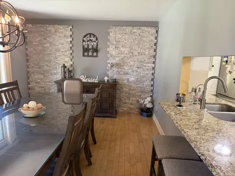 Dining - 1525 Teri Ln, Algonquin, IL 60102 photo 4 of 4