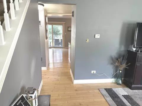 Entry Way - 1525 Teri Ln, Algonquin, IL 60102 photo 1 of 5